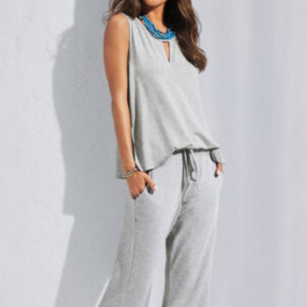 CAbi 6151 Size Medium Heather Gray Summer Jumpsuit Sleeveless Crop Pockets